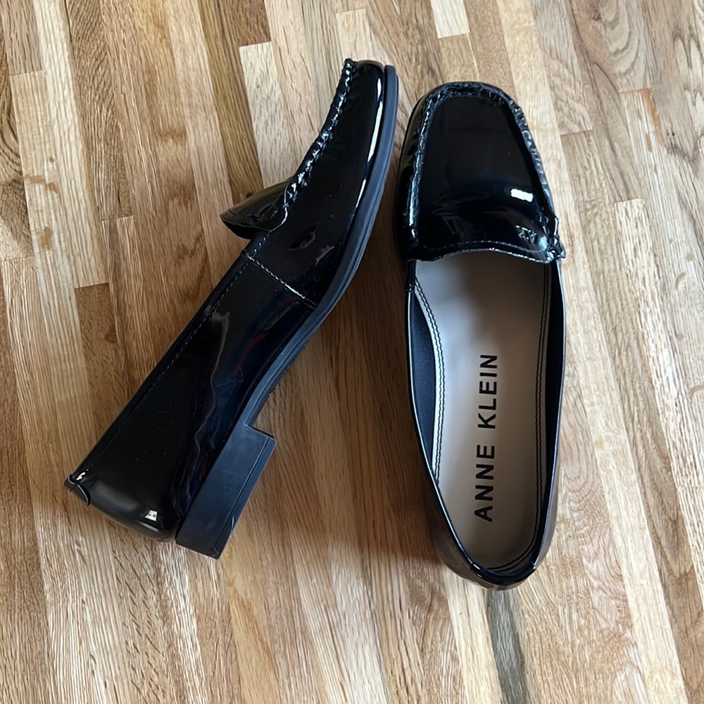 Anne Klein black leather loafers